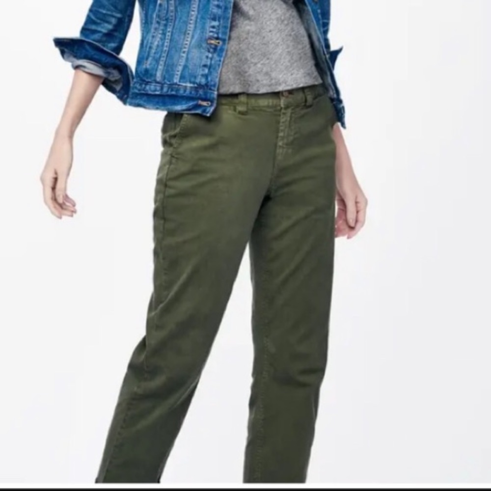 24 HRS MUST GO 🌟 Madewell olive green khakis, straight leg, size 29